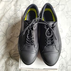 Ecco Women's Black Leather Sneaker